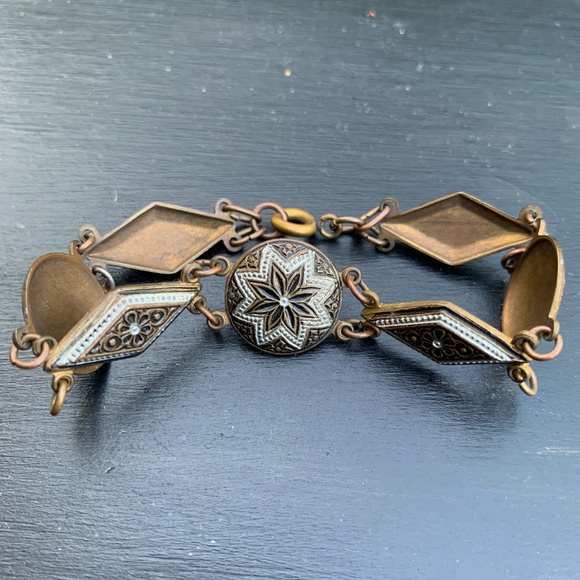 SOLD! Vintage Damascene Medallion Bracelet - Picture 4 of 4